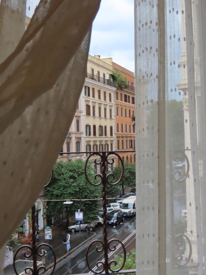 In The Center Guesthouse Rome Exterior photo