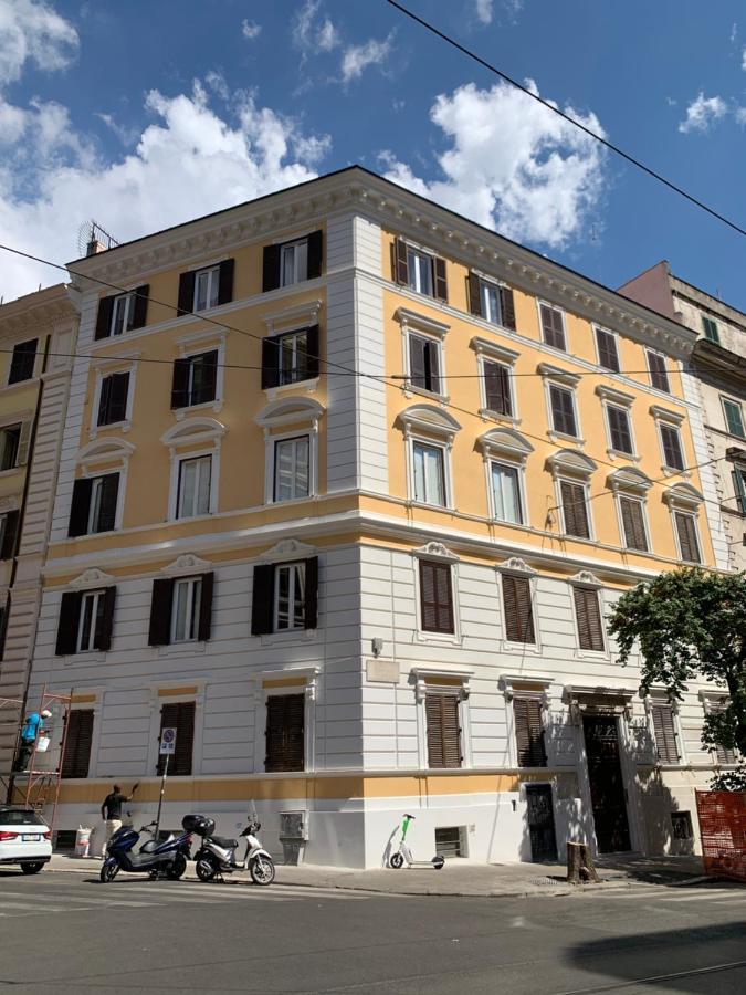 In The Center Guesthouse Rome Exterior photo