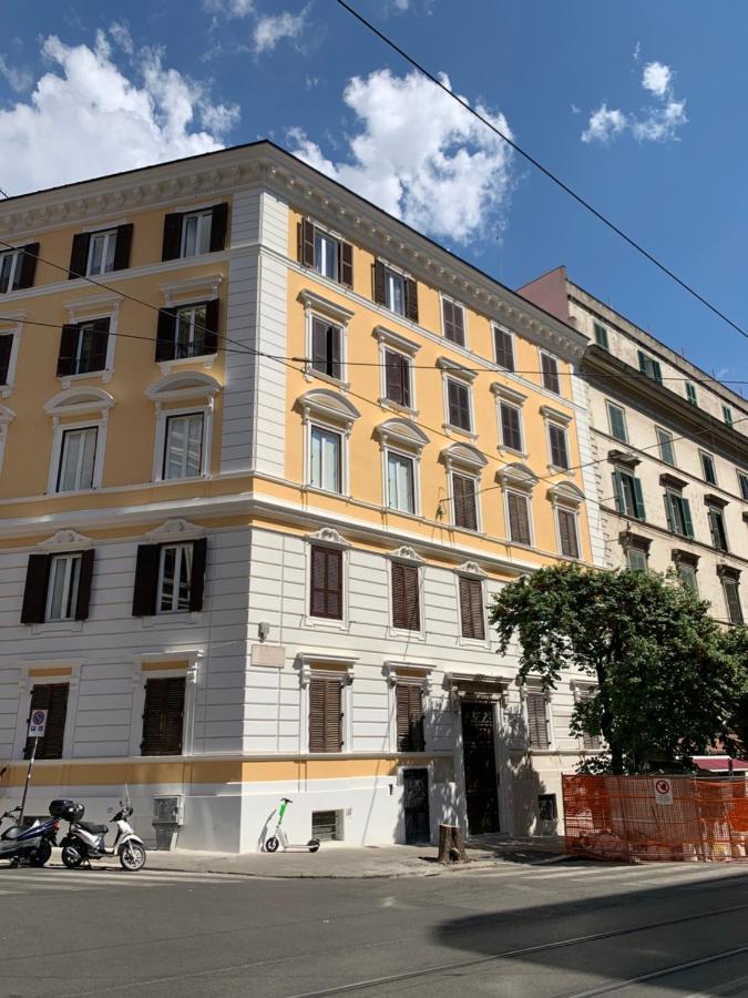 In The Center Guesthouse Rome Exterior photo